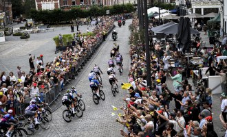 Pasja łączy najlepszych- Grupa VELUX kibicuje kolarzom w Tour de France 2025